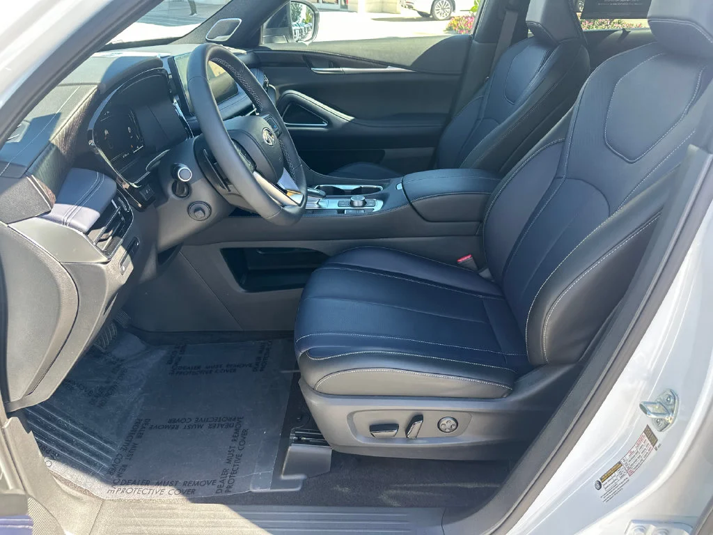 Certified Used 2026 White INFINITI SPORT image 9