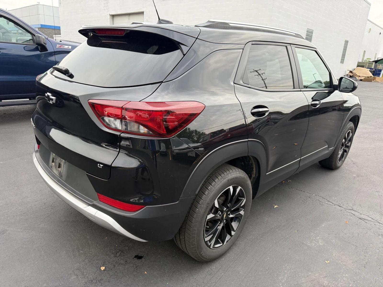 Used 2023 MOSAIC BLACK METALLIC Chevrolet LT image 8