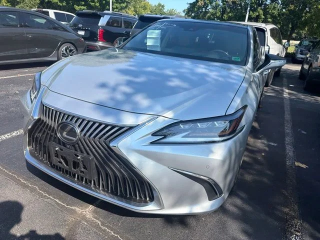 Used 2019 Silver Lexus 350 Ultra Luxury image 4
