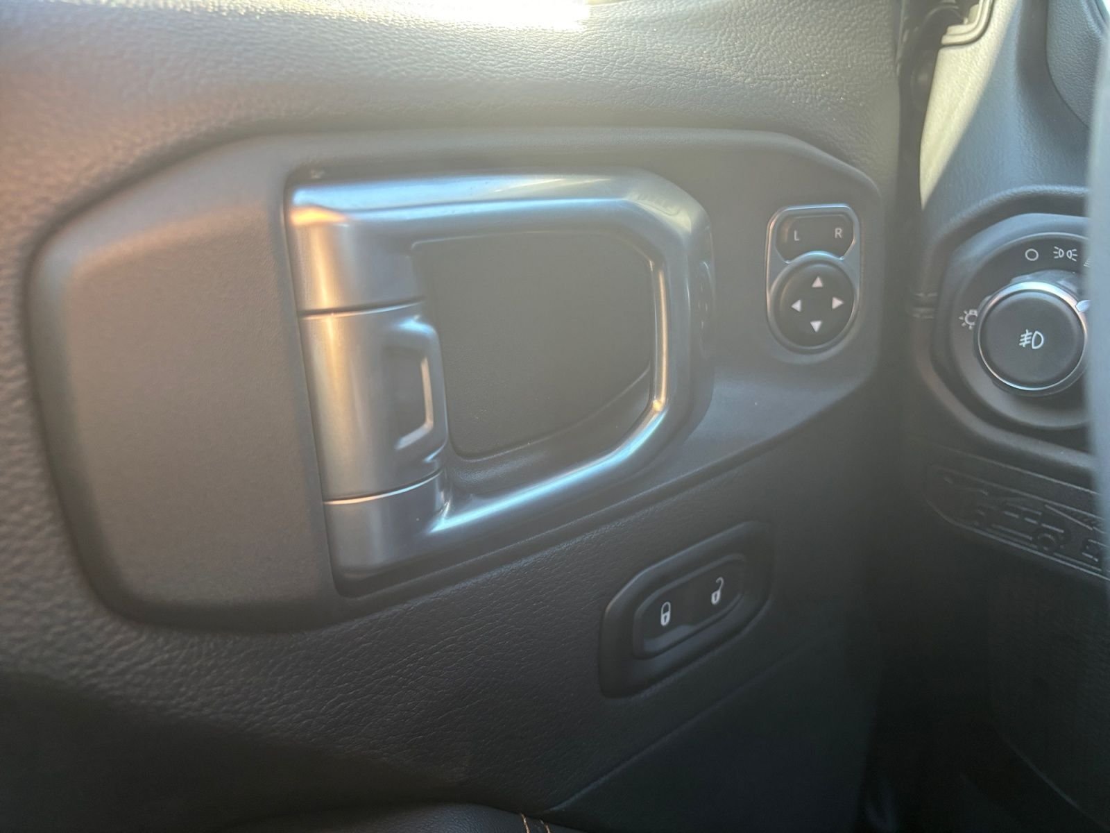2026 Jeep Wrangler 4-Door Sahara - Photo 20