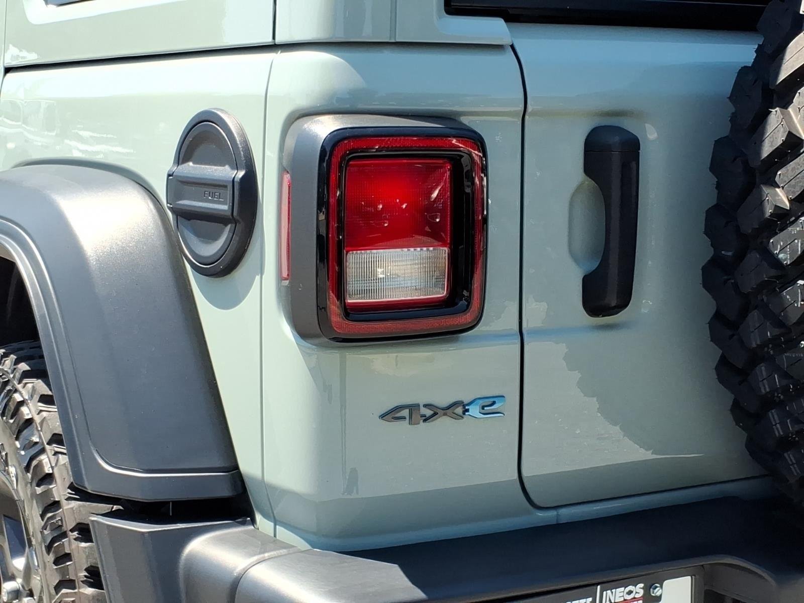 Used 2023 Earl Clearcoat Jeep Willys *One Touch Top* image 19