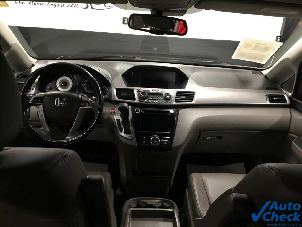 Used 2015 Silver Honda EX-L image 23