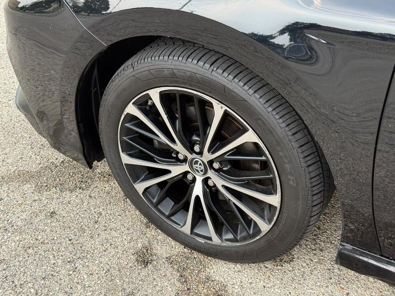 Used 2019 Midnight Black Metallic Toyota SE image 10