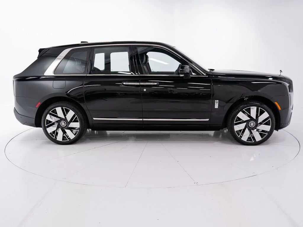 New 2027 Black Diamond Rolls-Royce  image 6
