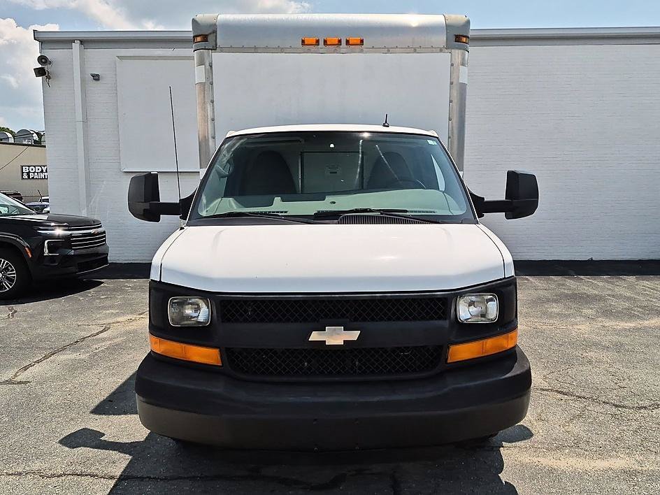 Used 2014 Summit White Chevrolet Work Van image 8