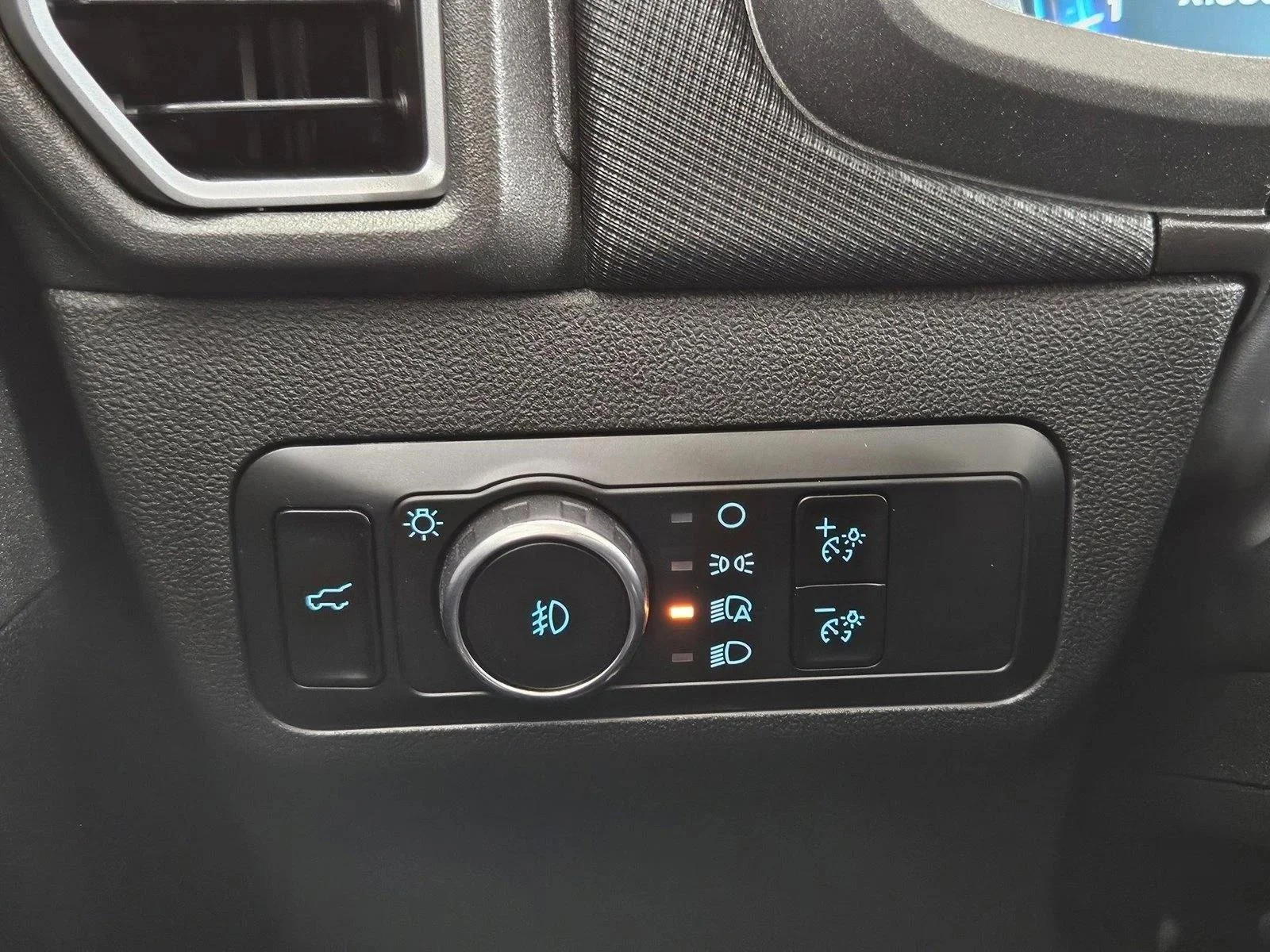 Used 2025 Oxford White Ford Badlands image 19