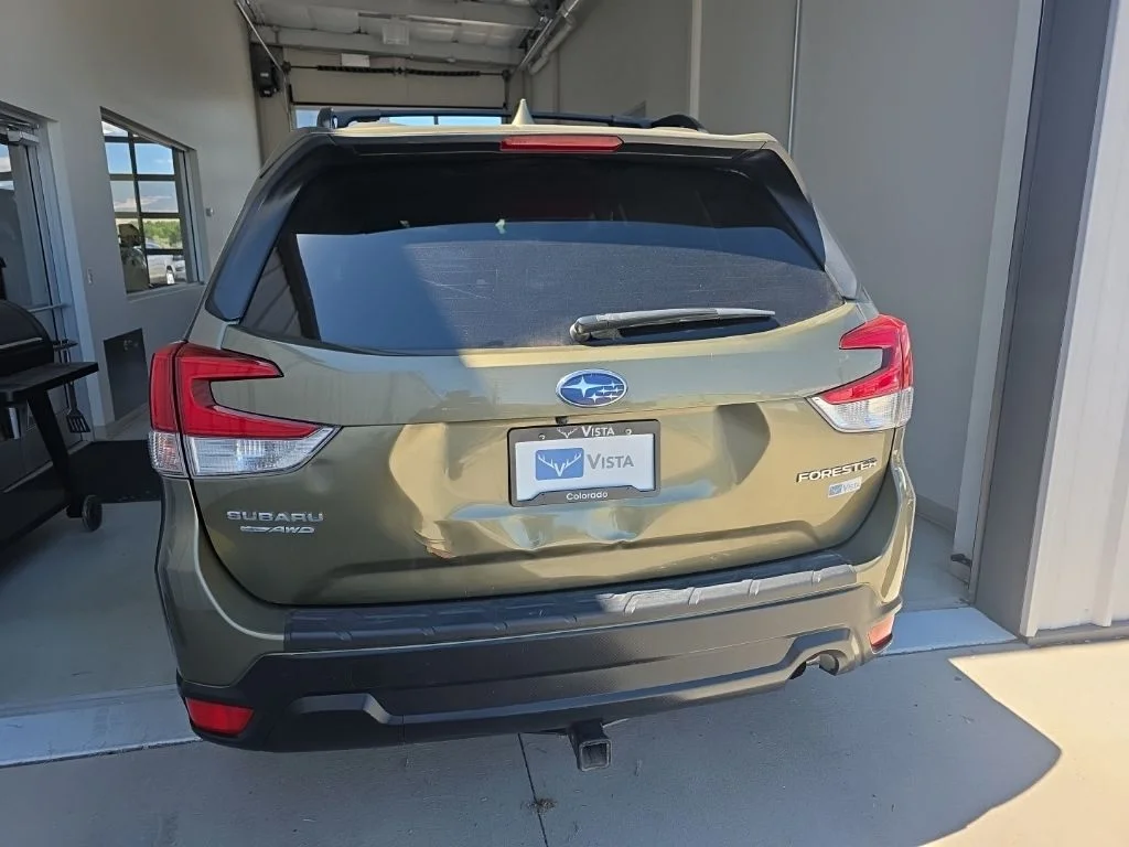 Used 2022 Green Metallic Subaru Premium image 5