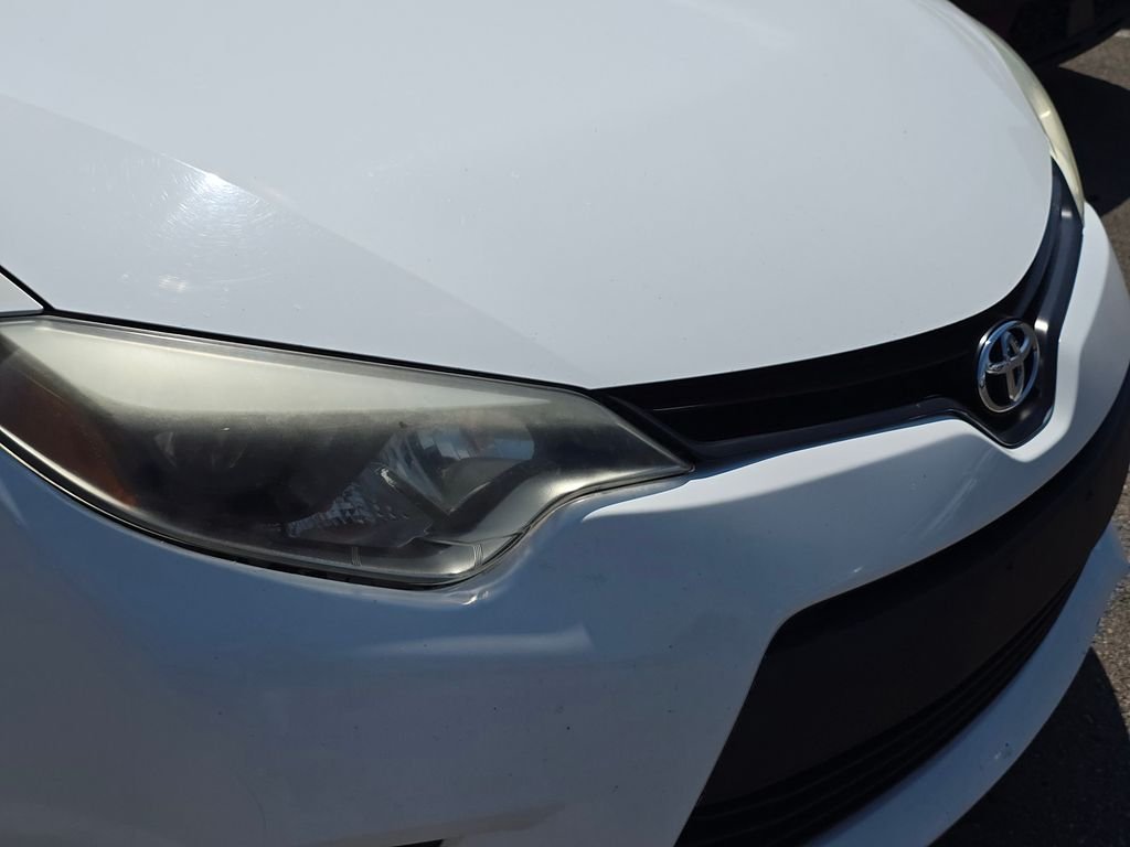 Used 2014 White Toyota LE image 13
