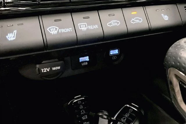 2023 Hyundai Elantra N - Photo 32
