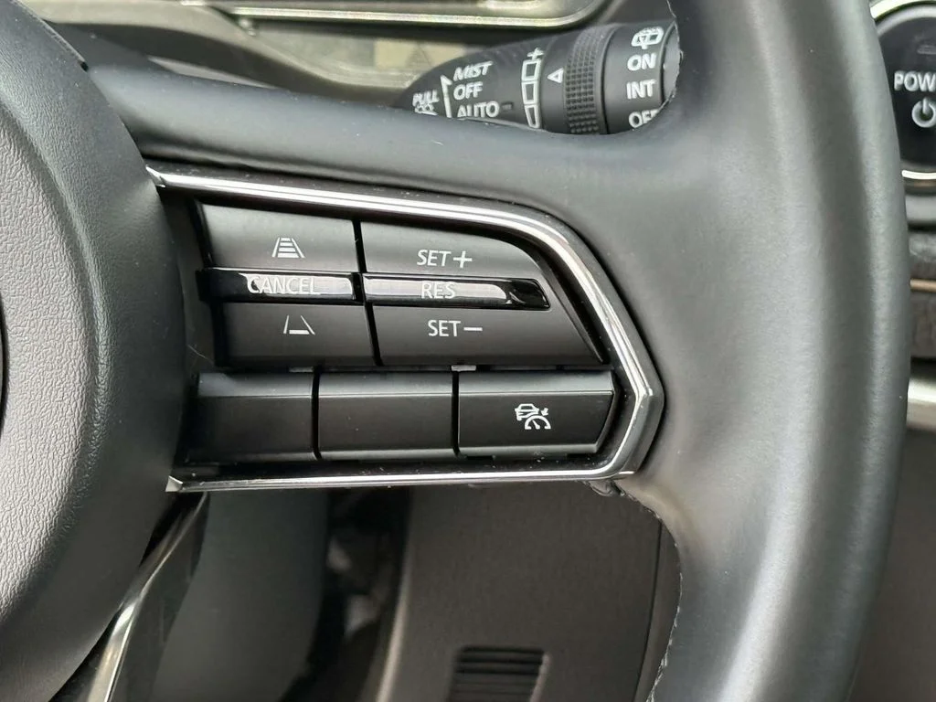 Used 2024 White Mazda Preferred image 23