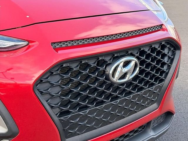 Used 2021 Red Hyundai SE image 24