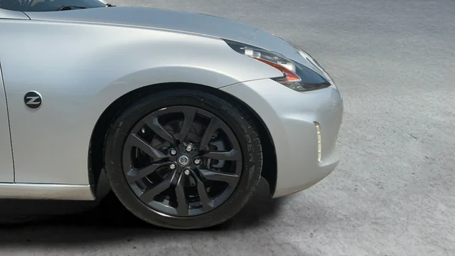 Used 2020 Brilliant Silver Metallic Nissan Base image 22