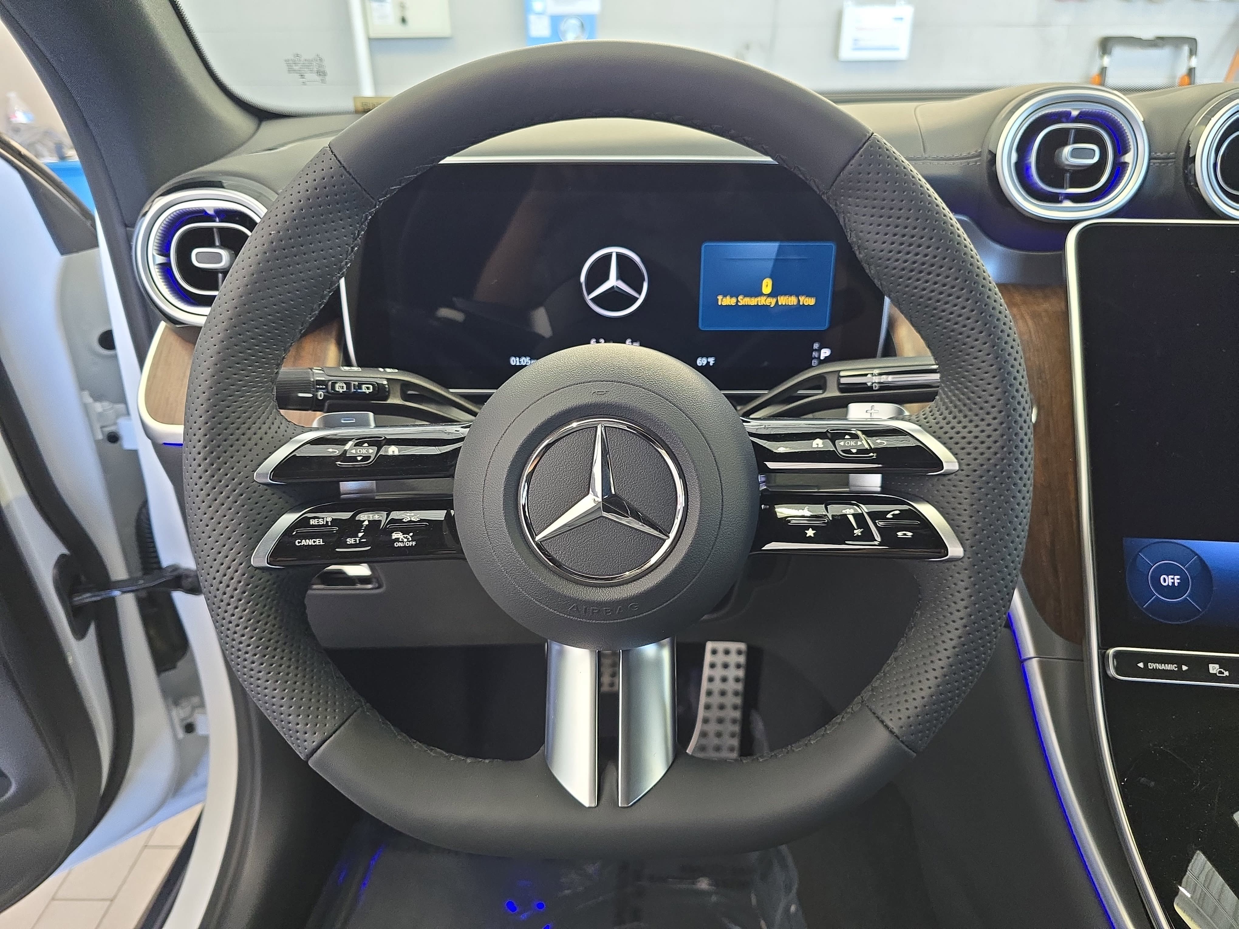 New 2026 Polar White Mercedes-Benz GLC300 image 19