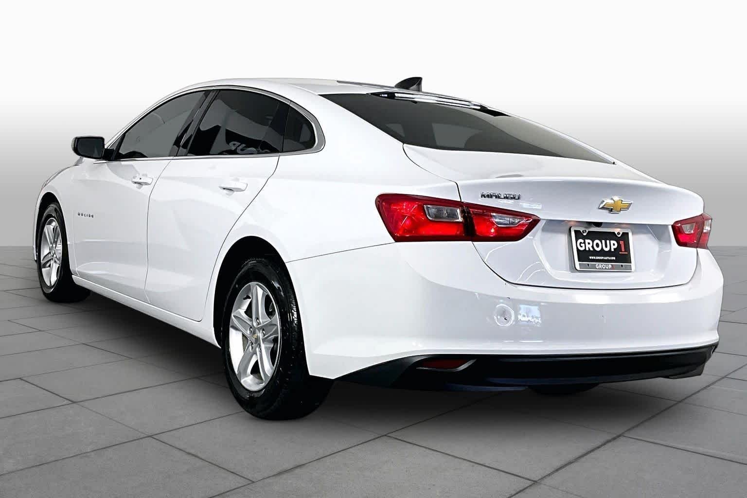 Used 2022 Summit White Chevrolet LS image 11