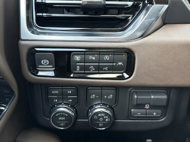 New 2027 Glacier White Tricoat GMC Denali Ultimate image 30