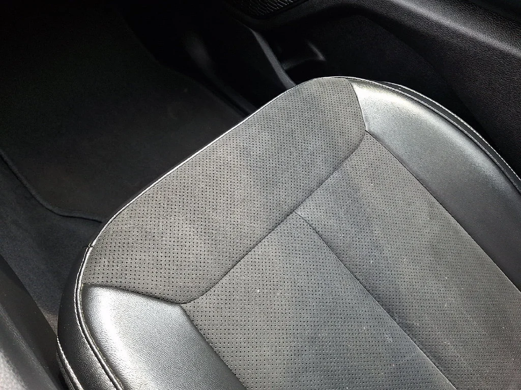 Used 2024 Silver Jeep Altitude X 4x4 image 27