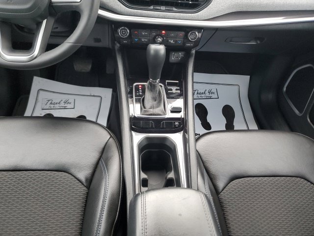 Used 2023 White Jeep Latitude image 21