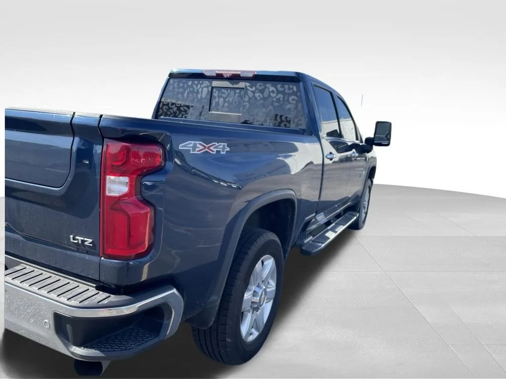Used 2022 Blue Chevrolet LTZ image 3