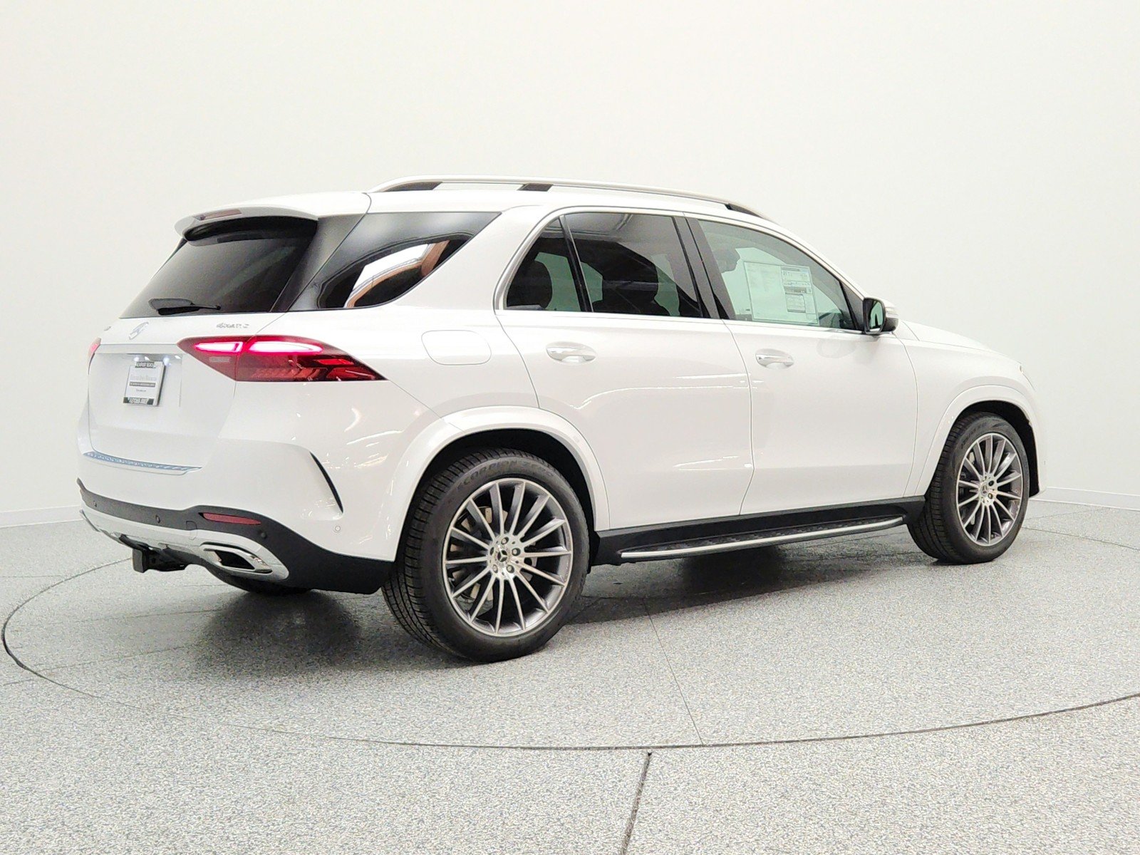 New 2026 MANUFAKTUR Moonlight White Metallic Mercedes-Benz GLE 450 4MATIC® SUV image 5