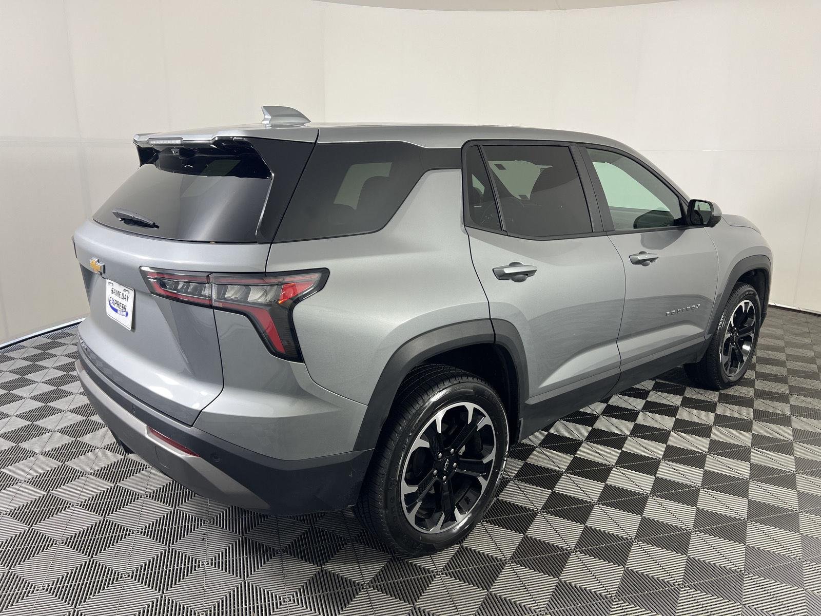 Used 2025 Sterling Gray Metallic Chevrolet AWD LT image 28