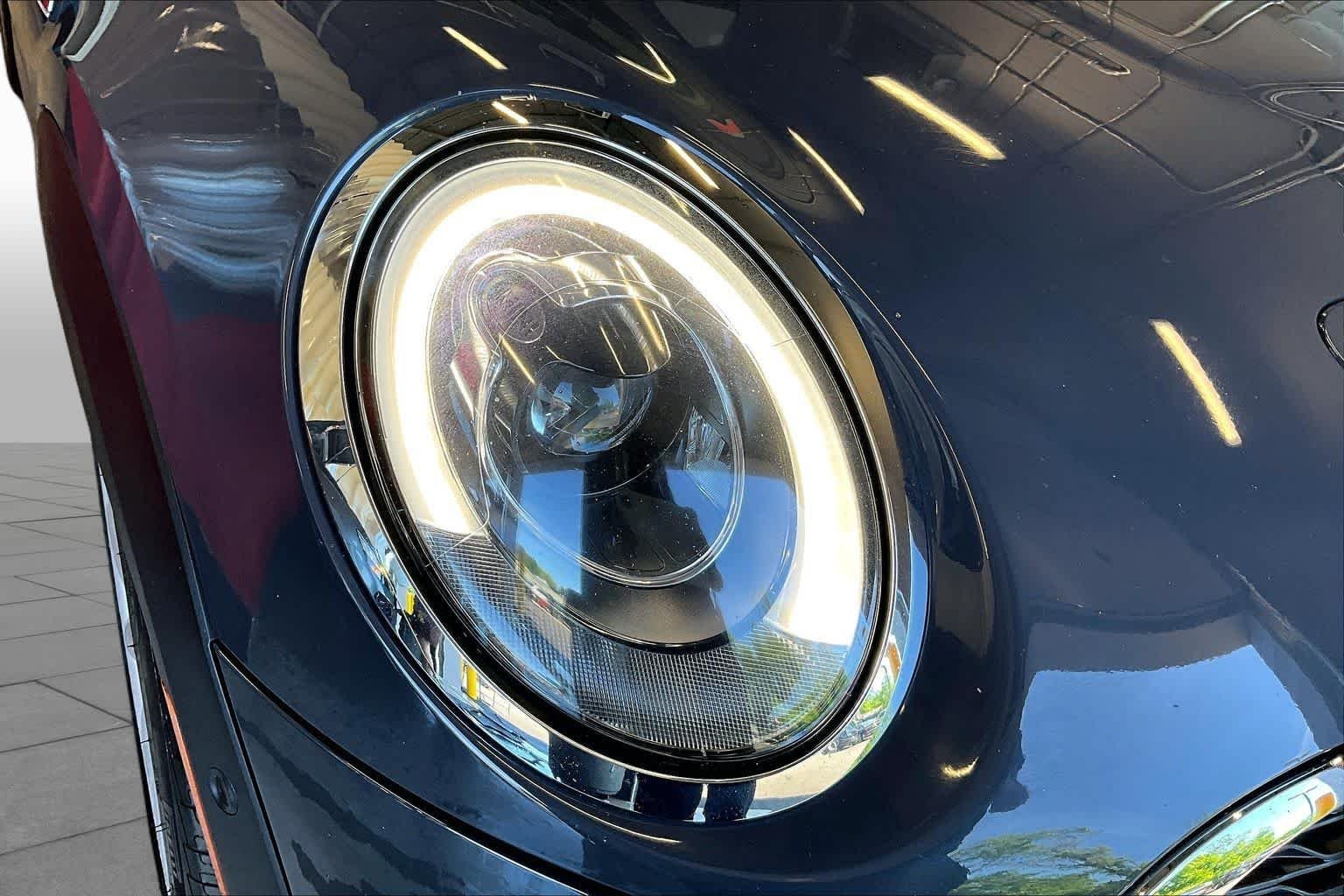 Used 2018 Thunder Grey Metallic MINI Cooper S image 27