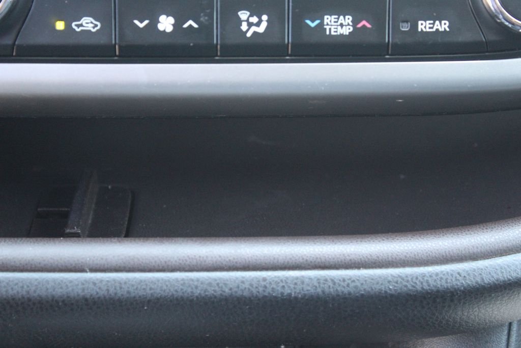 Used 2014 Gray Toyota Limited image 25