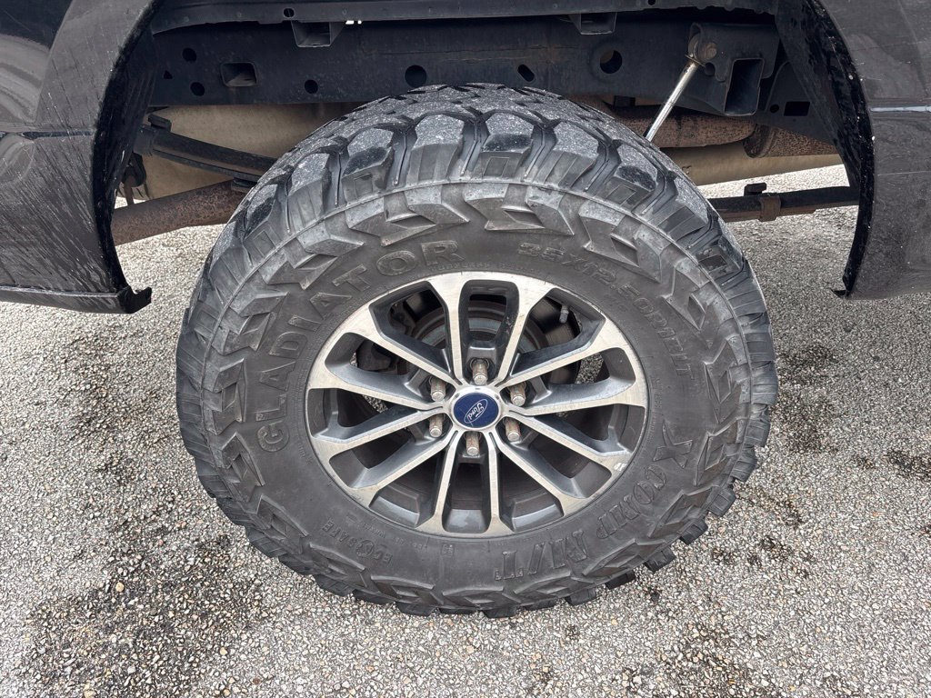 Used 2018  Ford XL image 11