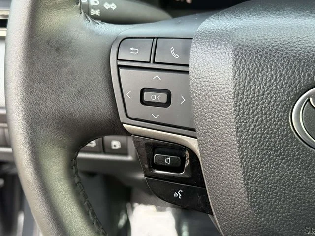 Used 2025  Toyota LE image 24