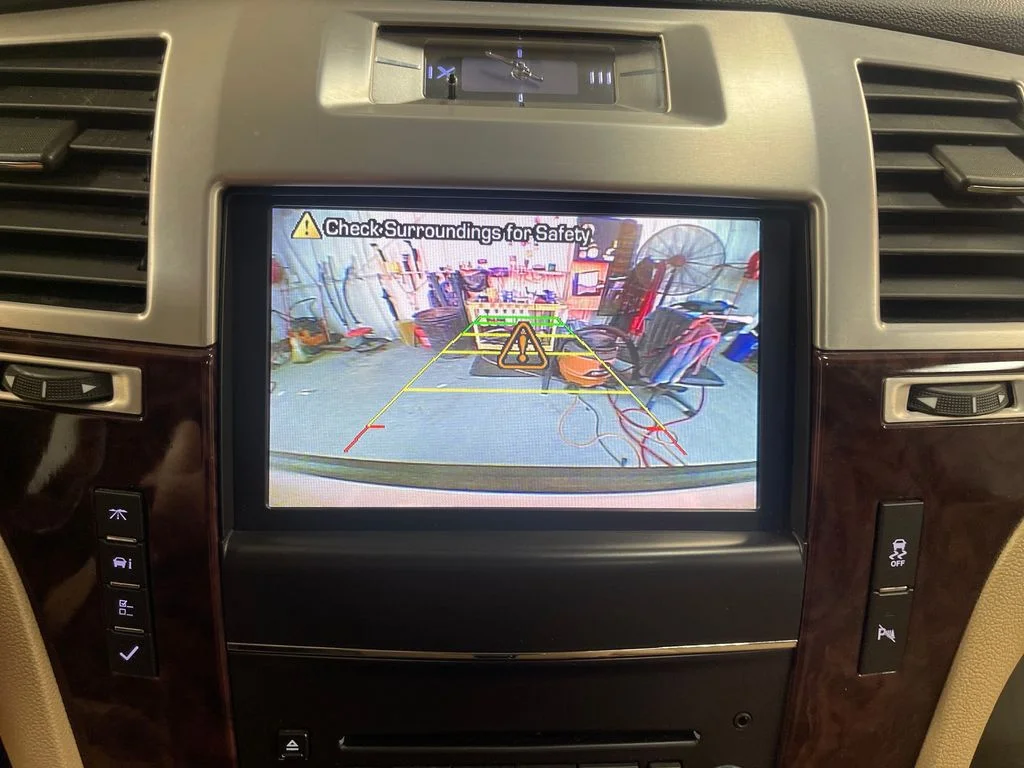 Used 2013 White Cadillac Luxury image 25