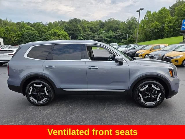 Used 2025 Everlasting Silver Kia EX image 10