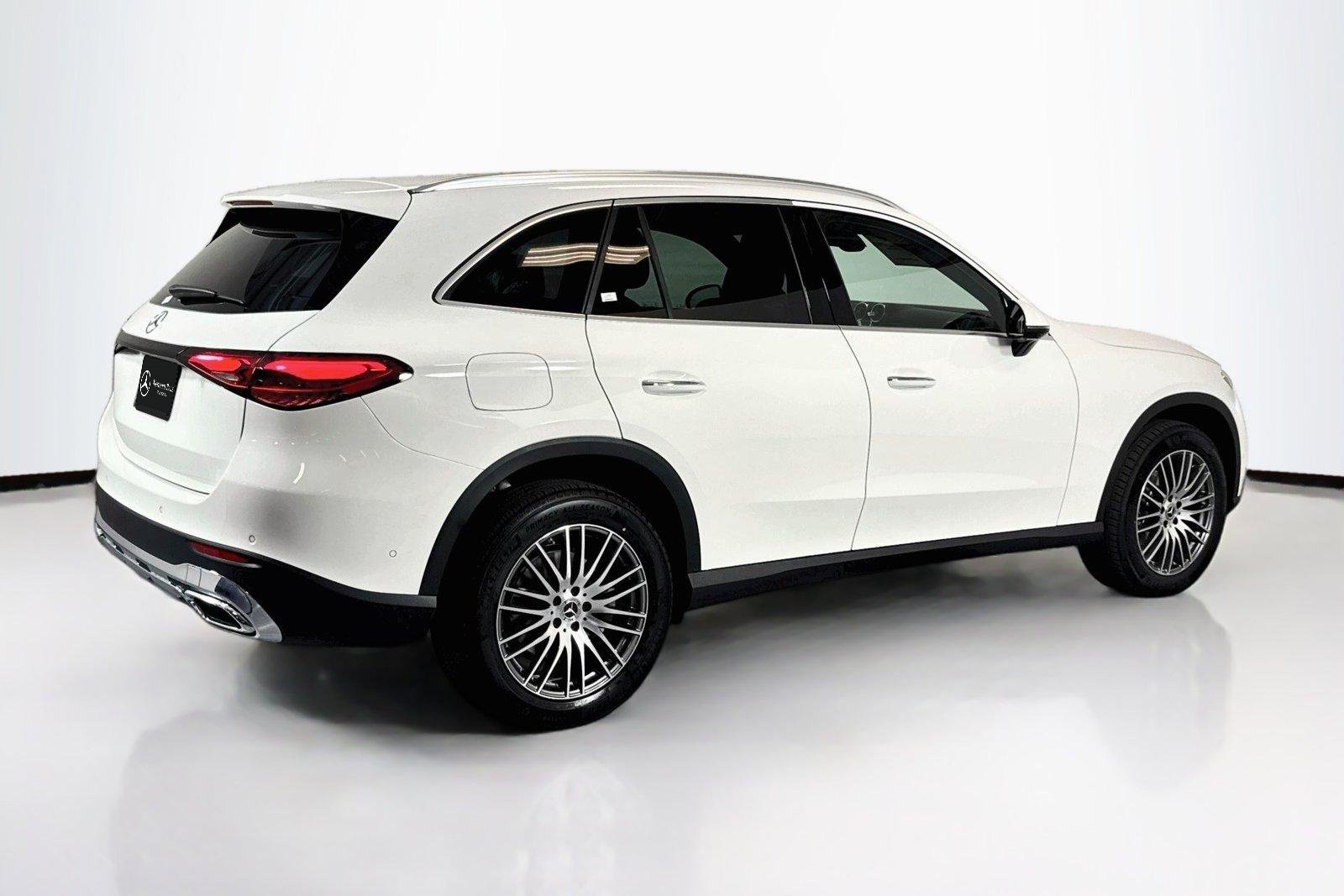 New 2026 Polar White Mercedes-Benz GLC 300 image 5