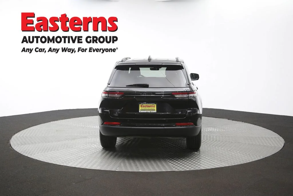 Used 2025 Black Jeep Altitude image 37