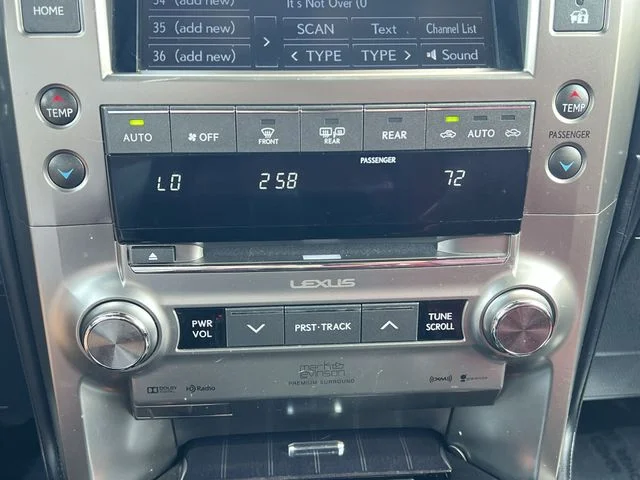 Used 2021  Lexus 460 Luxury image 22