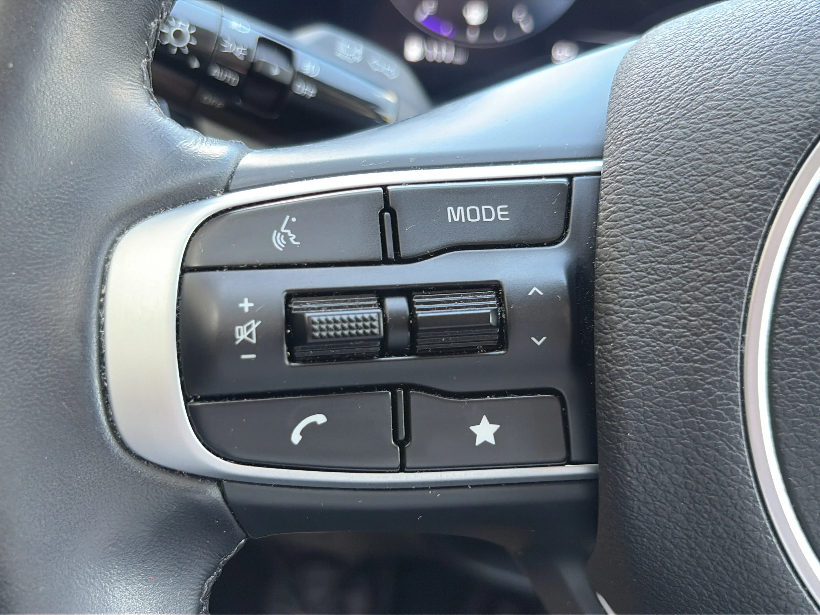 Used 2025 Glacial White Pearl Kia SX-Prestige image 25