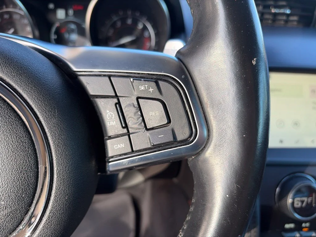 Used 2019 Green Jaguar P300 image 18