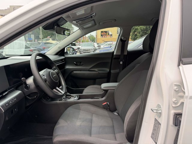 2024 Hyundai Kona SE - Photo 17