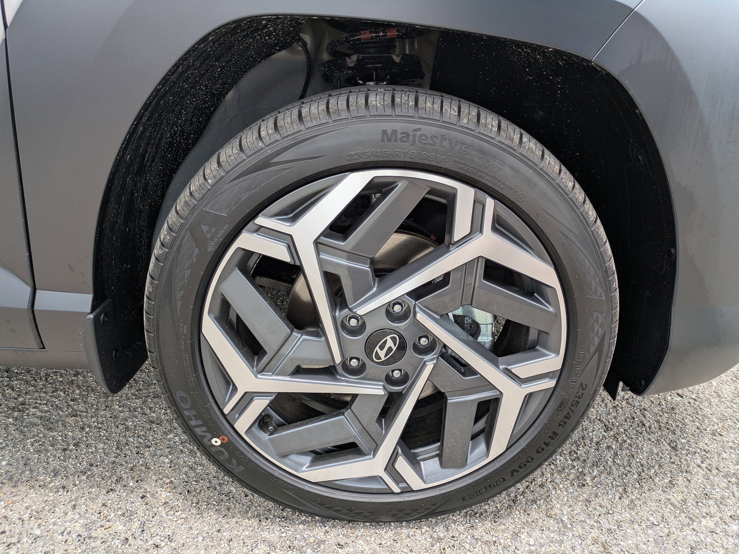 New 2026 Cyber Gray Metallic Hyundai SEL Premium FWD image 9