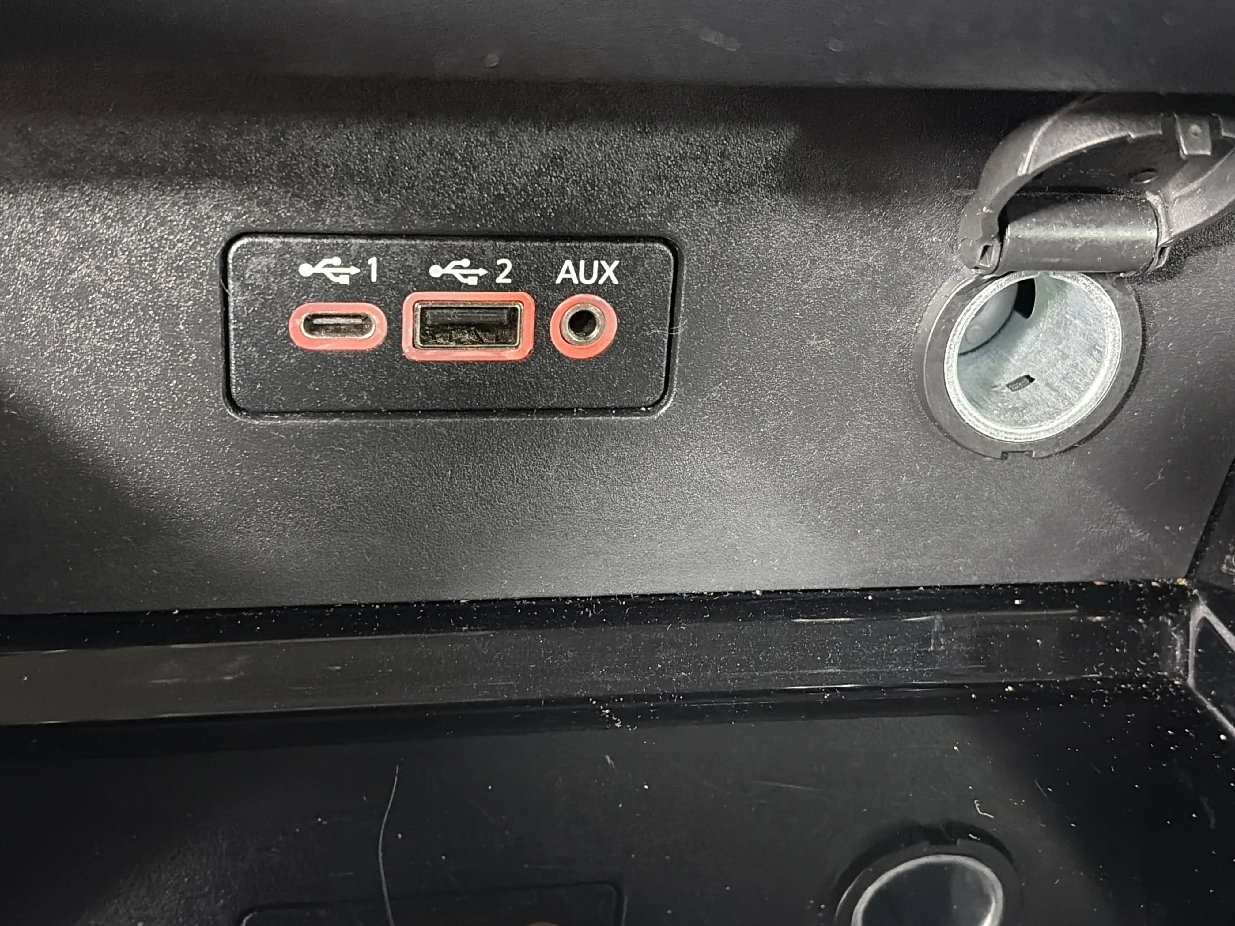 Used 2024 Scarlet Ember Nissan 2.5 SV image 22