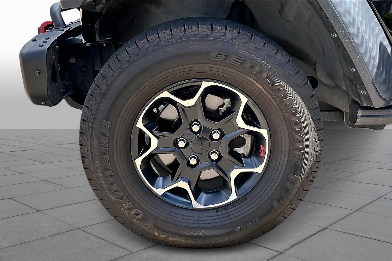 Used 2020 Black Clearcoat Jeep Recon image 18