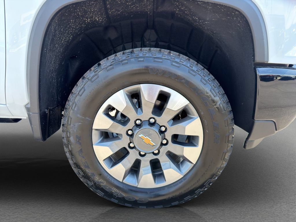 New 2026 Summit White Chevrolet Custom image 20