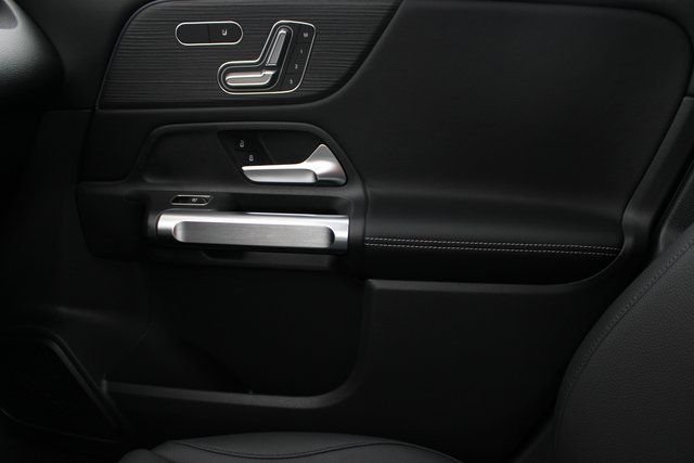 2025 Mercedes-Benz GLB Base - Photo 31