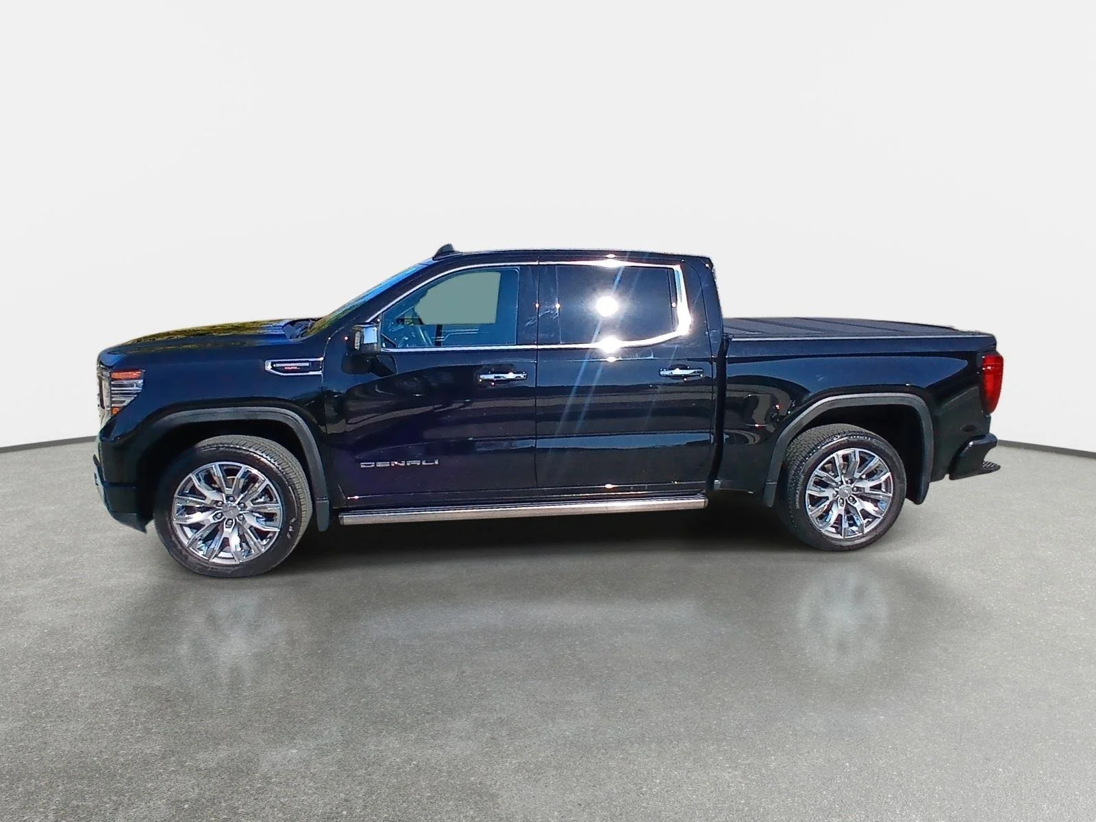 Used 2024 Onyx Black GMC Denali CarbonPro Edition image 9