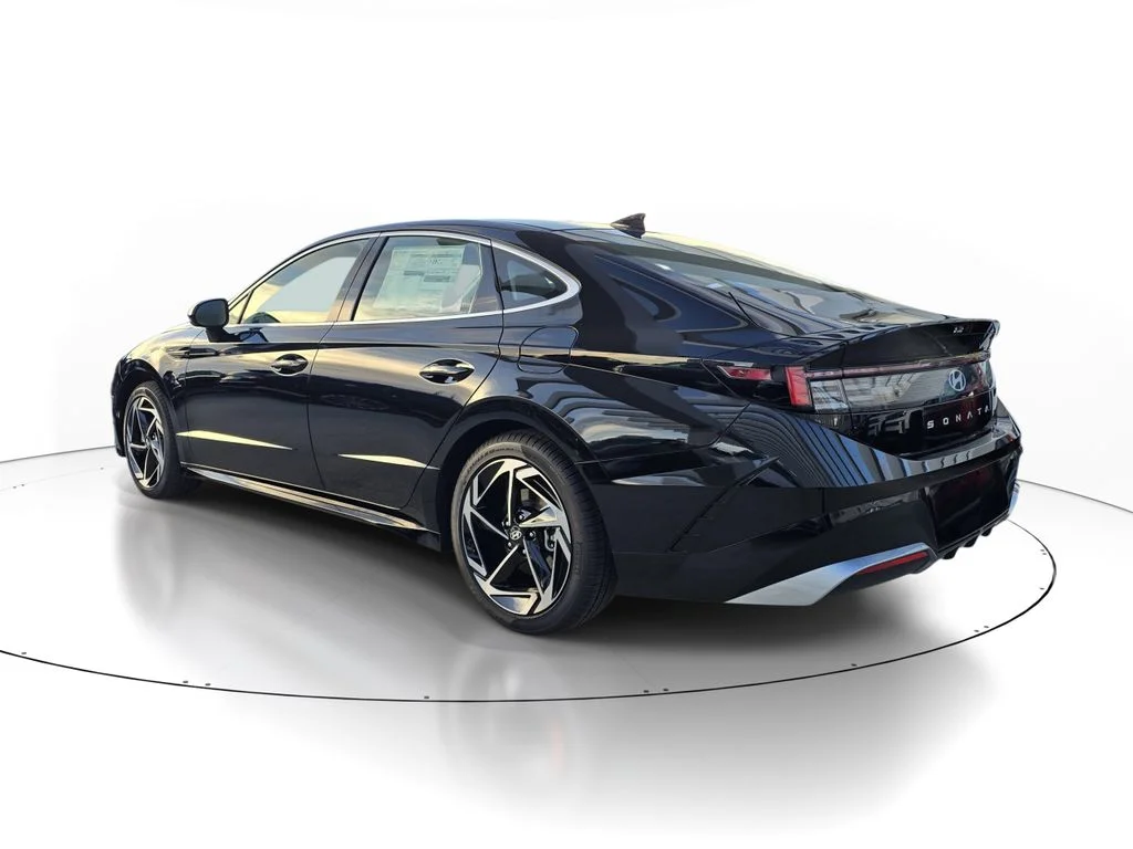 New 2026 Black Hyundai SEL Sport image 4