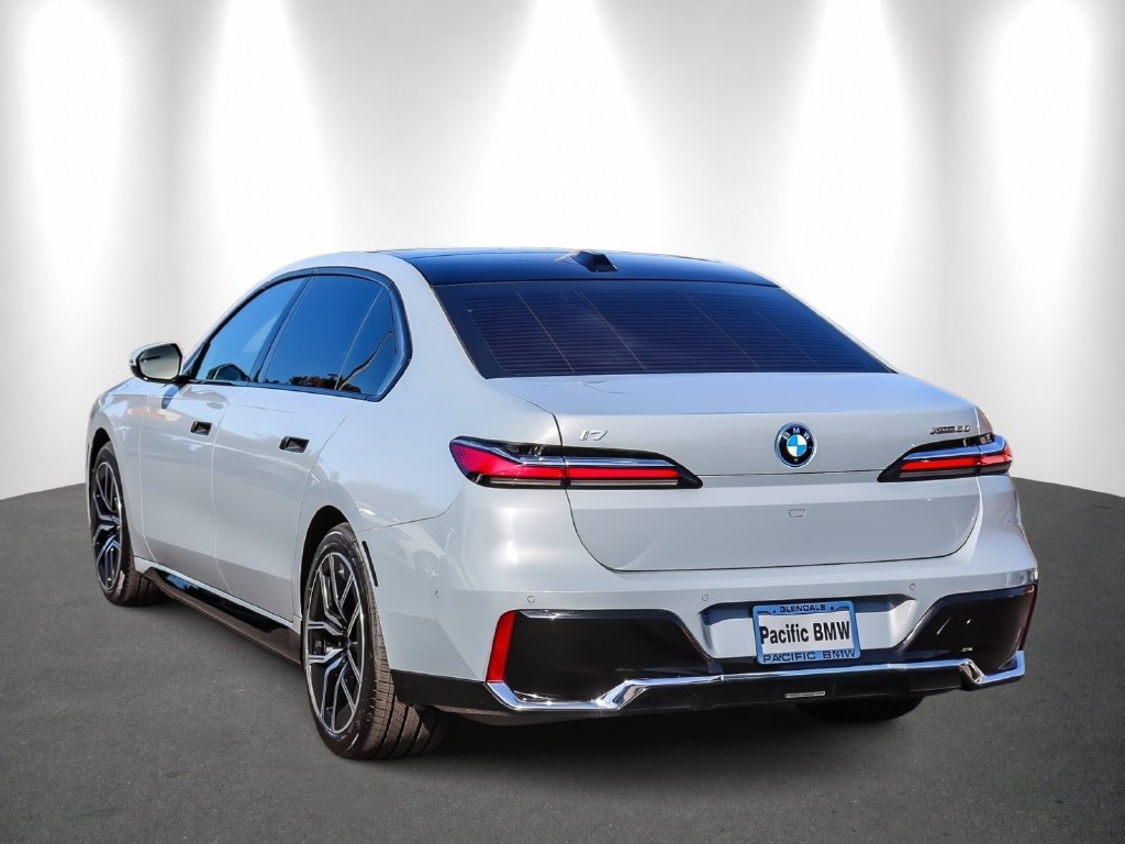2024 BMW i7 photo 4