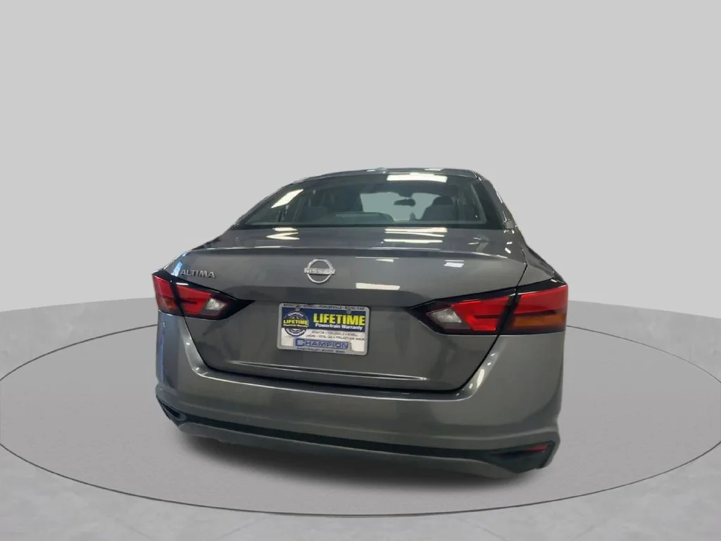 Certified Used 2025 Gun Metallic Nissan SV image 10