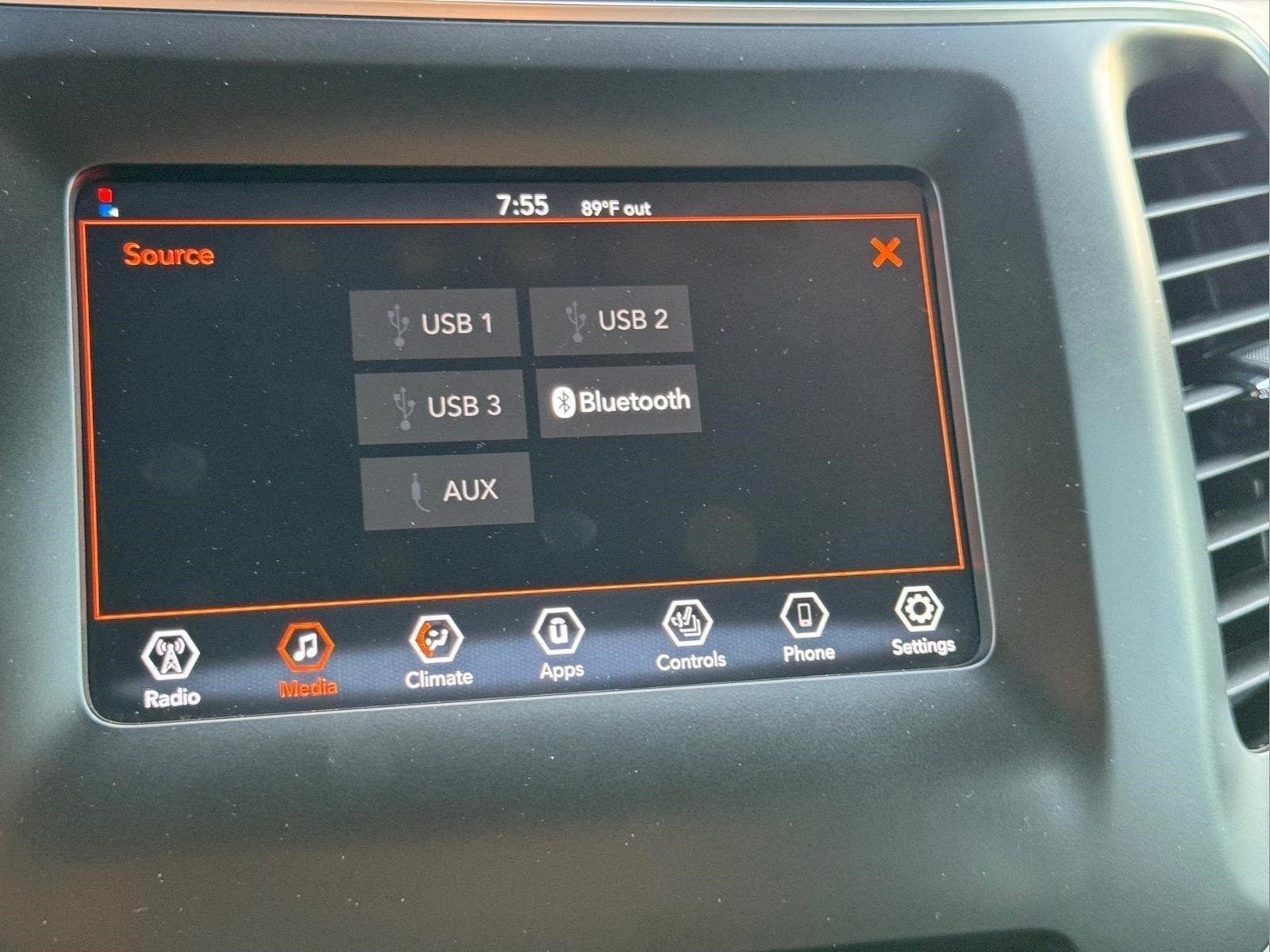 Used 2019 Sting-Gray Clearcoat Jeep Altitude image 29