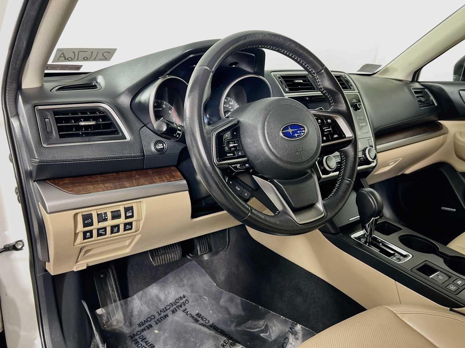 Used 2019 Crystal White Pearl Subaru Limited image 9