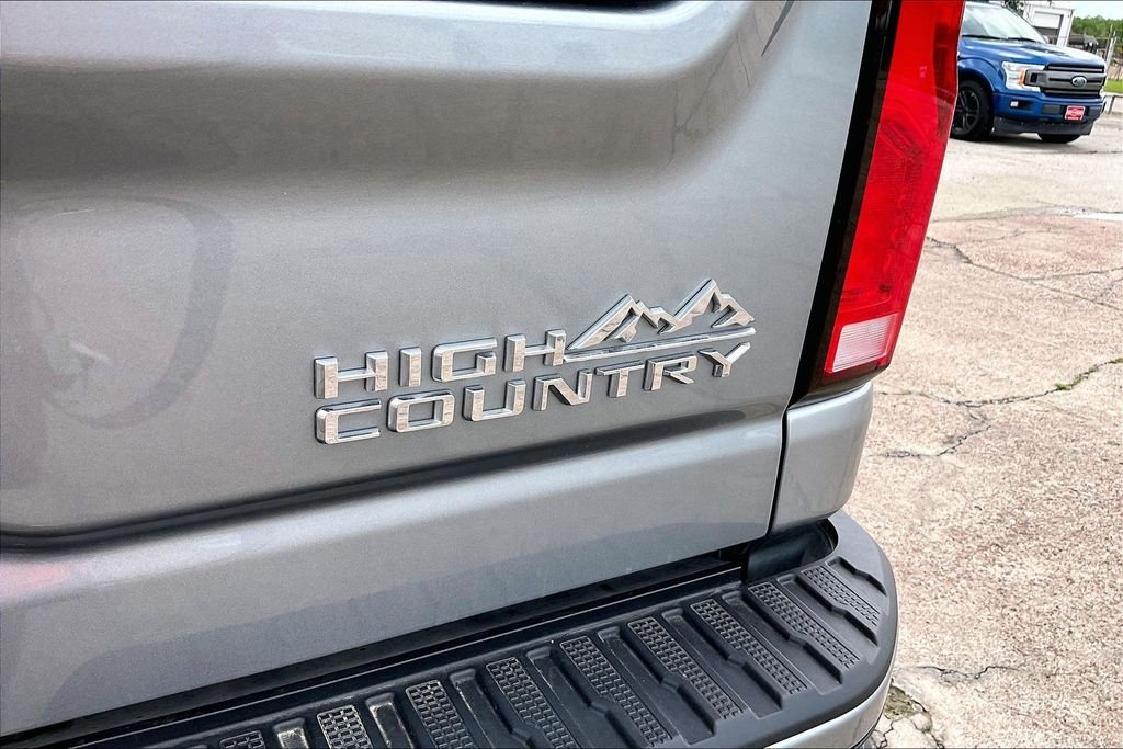 Used 2025 Gray Chevrolet High Country image 21