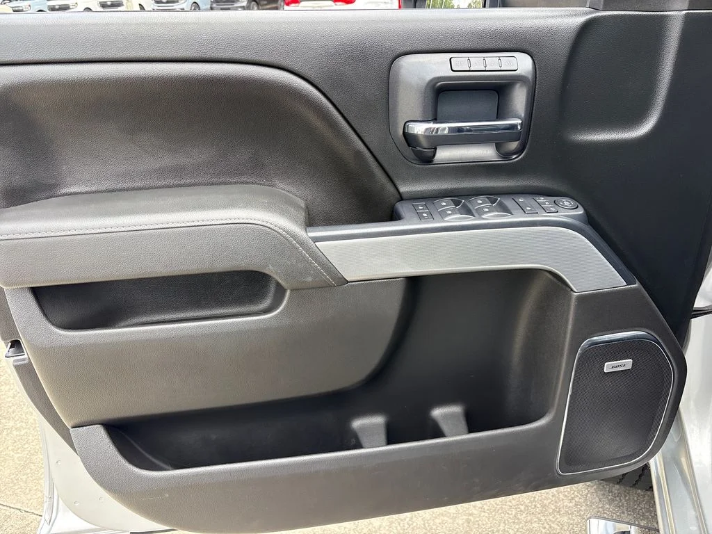 Used 2015 Silver Chevrolet LTZ image 28