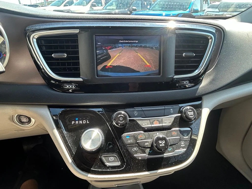 Used 2023 White Chrysler LX image 13